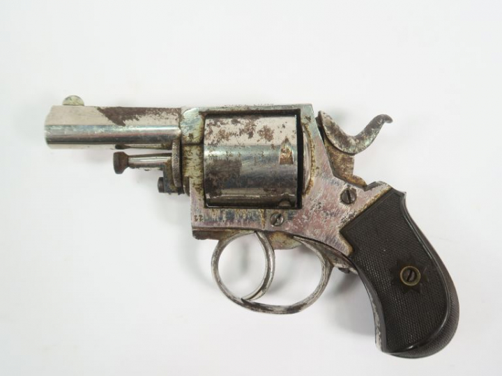 Revolver Belge « British Bulldog » en calibre 380, canon rond, pontet,