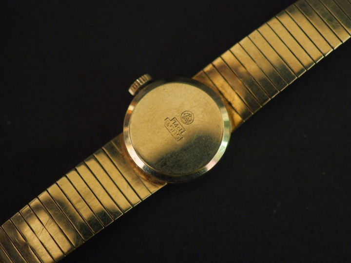 EXCELLENT Montre bracelet de dame, boitier et bracelet en or jaune 14k