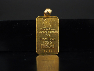 Vente aux enchères Pendentif en or jaune, en forme de lingot d'or. 2,3 x 1,4 cm Poids. 5,