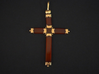 Vente aux enchères Pendentif Napoléon III en or jaune et pierre dure en forme de croix. 6