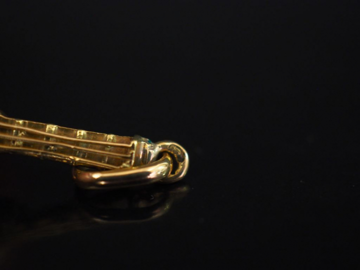 Ensemble comprenant :  - un pendentif Napoléon III en or jaune et perl