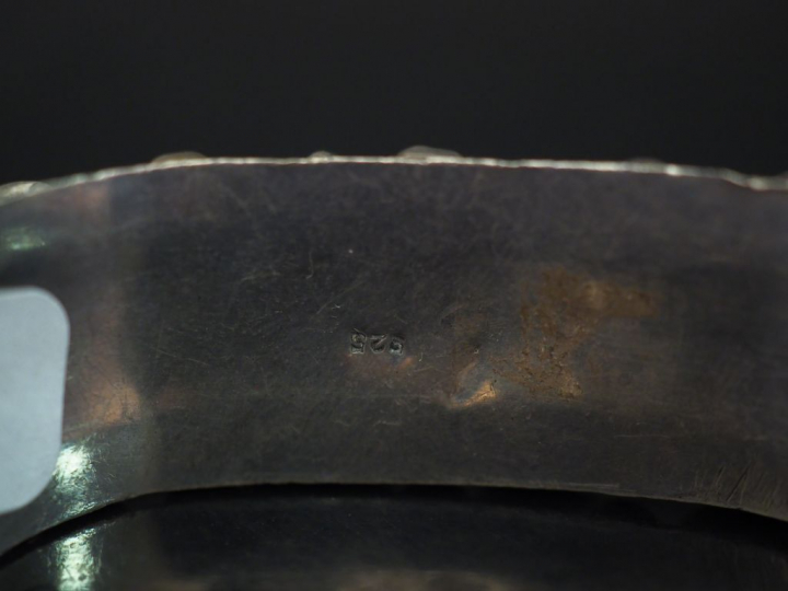 Bracelet Afrique du Nord en argent 925, serti de corail (?) et pierres