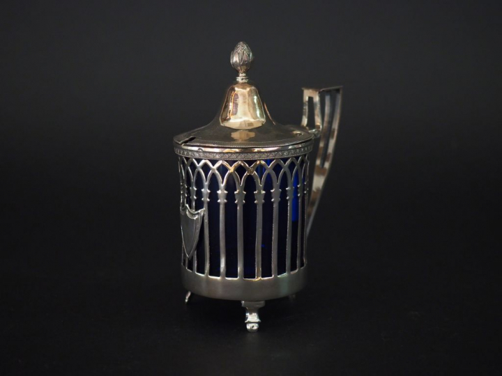 Moutardier fin XVIIIème - début XIXème en argent, poinçon au Coq, à dé