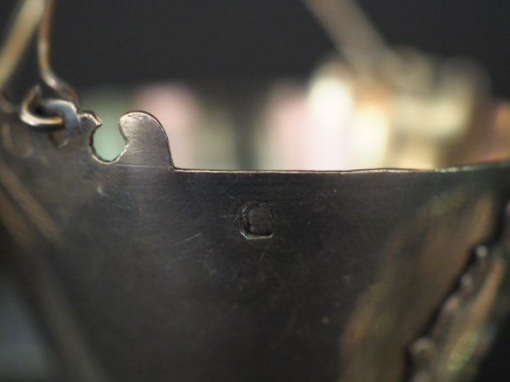 Cinq différentes passettes à thé en argent. Poids. 110 g   