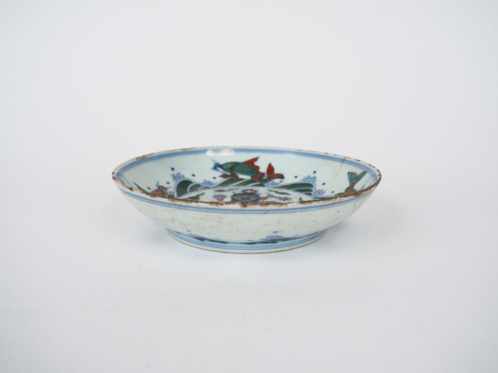 Chine, période Kangxi, Petite coupe en porcelaine et émaux doucai à dé