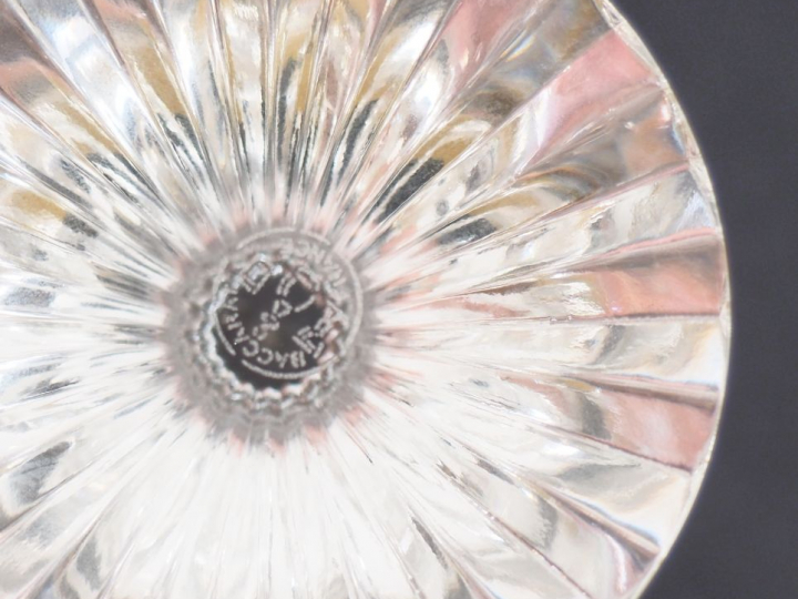 BACCARAT. Service de verres en cristal  Signé. Comprenant : - 10 flûte