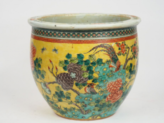 Vente aux enchères Chine fin de la période Qing. Vasque à poisson en porcelaine à décor d