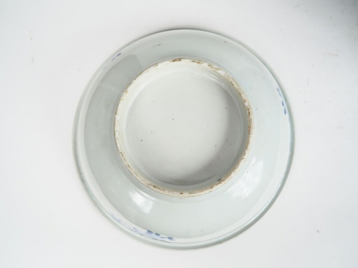 Chine, période jiaqing  Vasque en porcelaine blanche à décor en bleu s