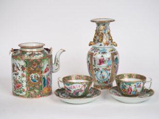 Vente aux enchères Canton, fin XIXe siècle,  Ensemble en porcelaine de Canton comprenant 