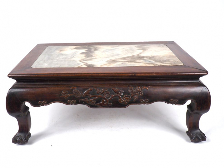 Chine, période jiaqing (XVIIIe-XIXe siècle) Petite table Kang en bois 