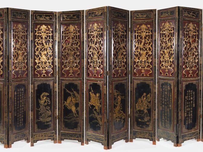 Chine, vers 1880,  Paravent à douze feuilles à décor double face, l’un