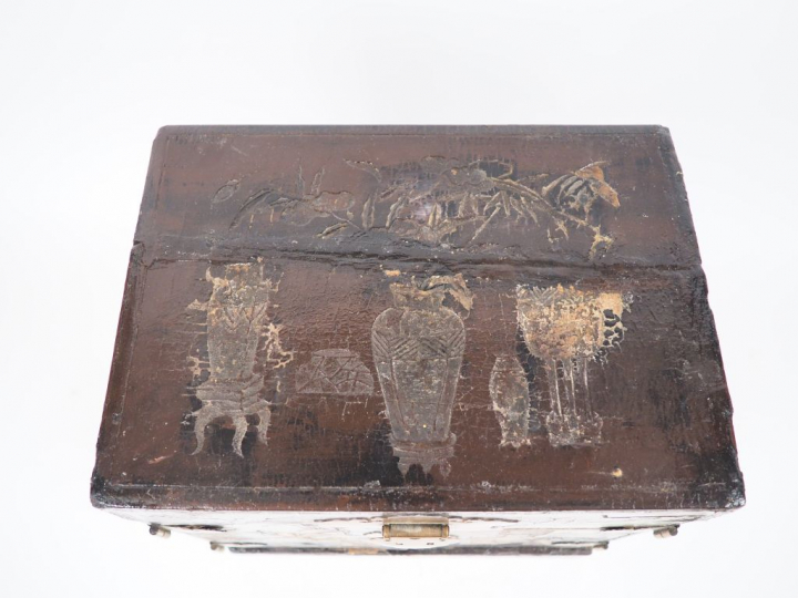 Chine, XVIIIe siècle Guanpixian en laque de Coromandel ouvrant à deux 