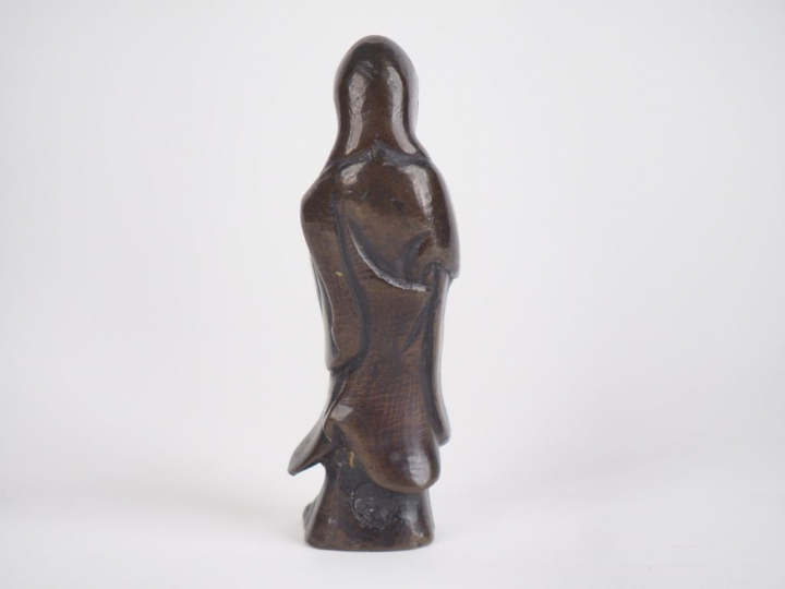 Chine, XVIIIe siècle,  Statuette de patine brune représentant une jeun