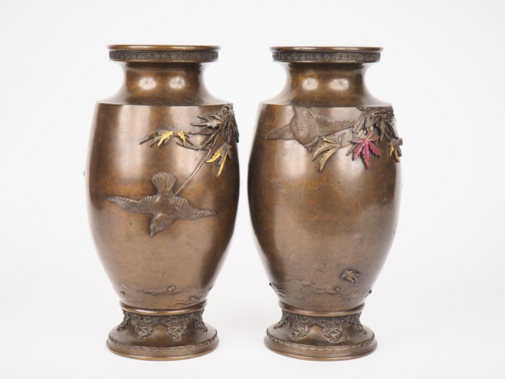 Japon, période Meiji, (1868-1912) Paire de vases de forme balustre en 