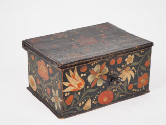 Vente aux enchères Coffret fin XVIIIème début XIXème en bois peint à décor de fleurs poly