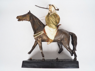 Vente aux enchères STELLMACHER pour TEPLITZ. "Cavalier arabe". Sculpture en céramique pol