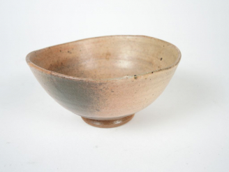 Vente aux enchères Bol japonisant en grès polychrome.  Signé H. 4,5 cm, diam. : 10,7 cm