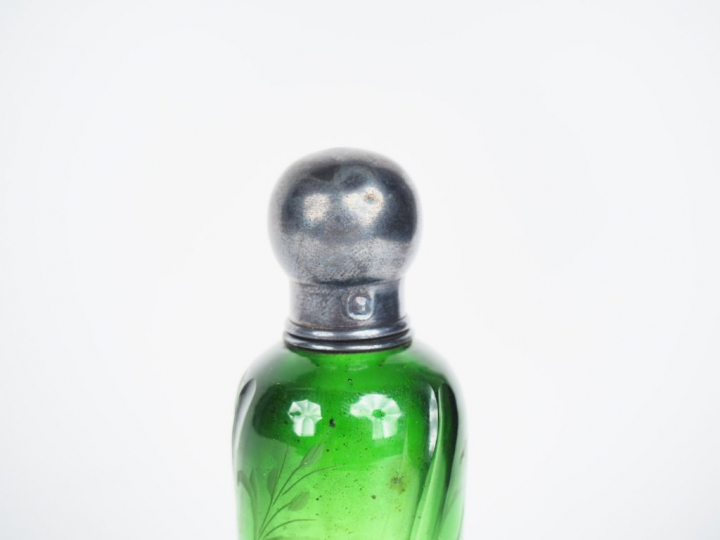 Flacon à odeurs en cristal bicolore et argent, poinçon Minerve, à déco