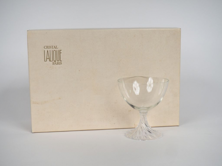 LALIQUE France. Partie de Service de verre modèle "Rambouillet". Compr