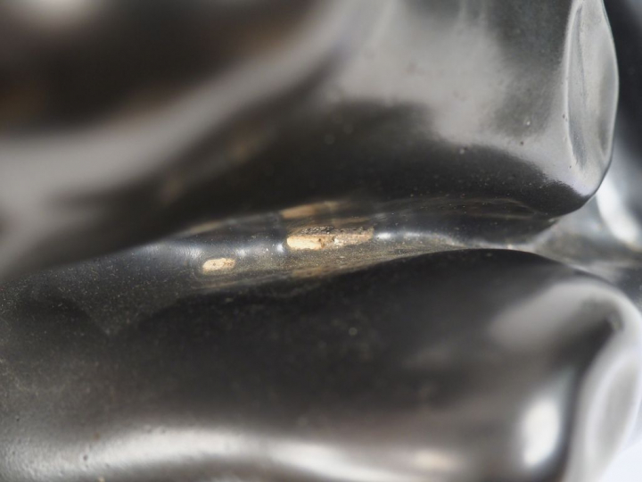 Ecole française XXème. "femme assise". Sculpture en plâtre à patine no