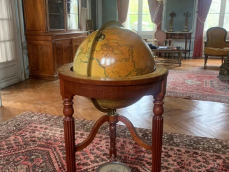 Vente aux enchères C. SMITH   SON. "Terrestrial globe containing all the latest discoveri