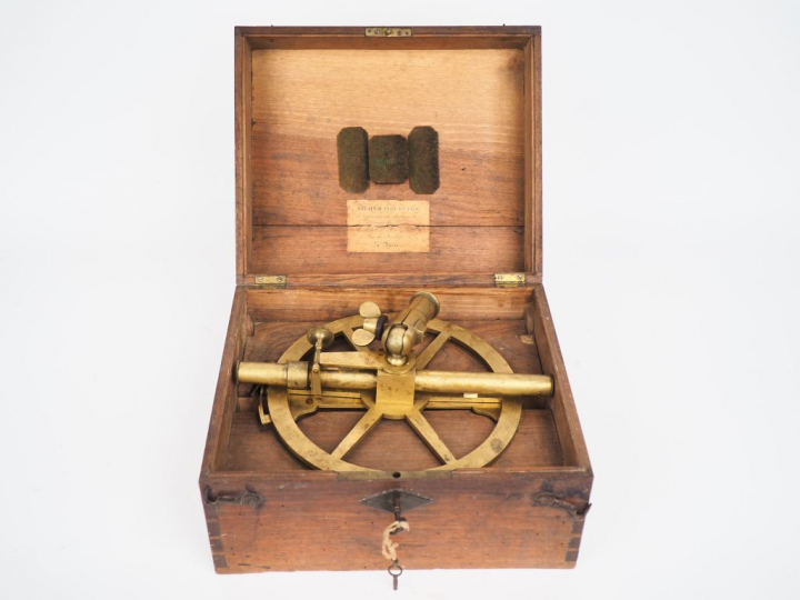 Goniomètre de babinet dans son coffret signé RICHER Père et fils.
