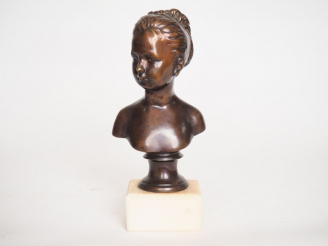 Vente aux enchères Sculpture en bronze et albâtre, "portrait de fillette en buste". H. (a