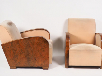 Vente aux enchères Paire de fauteuils club 1940. H. 75 cm