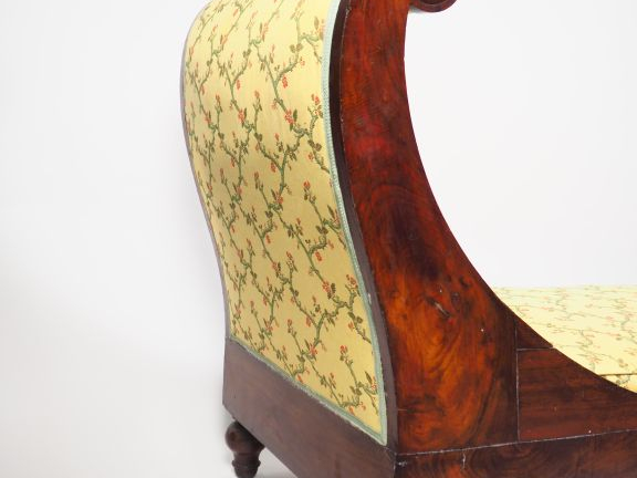 Méridienne Empire en acajou et placage d'acajou, garniture de tissu à 