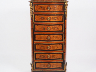 Vente aux enchères Semainier Napoléon III de style Louis XV en marqueterie, à décor de fl