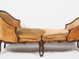 Vente aux enchères Duchesse brisée Louis XV en bois naturel mouluré et sculpté à décor de