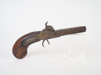 Vente aux enchères Pistolet coup de poing à coffre et à percussion et deux canons octogon