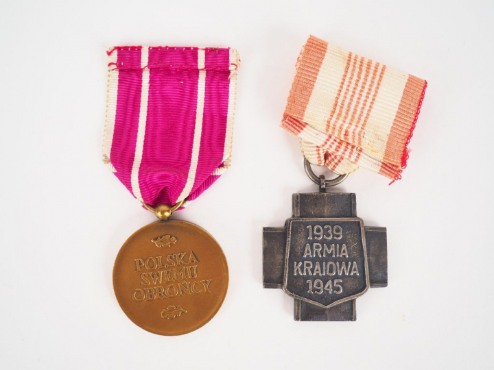 Médaille ronde en bronze biface polonaise dite « Swemu Obroncy » ou mé
