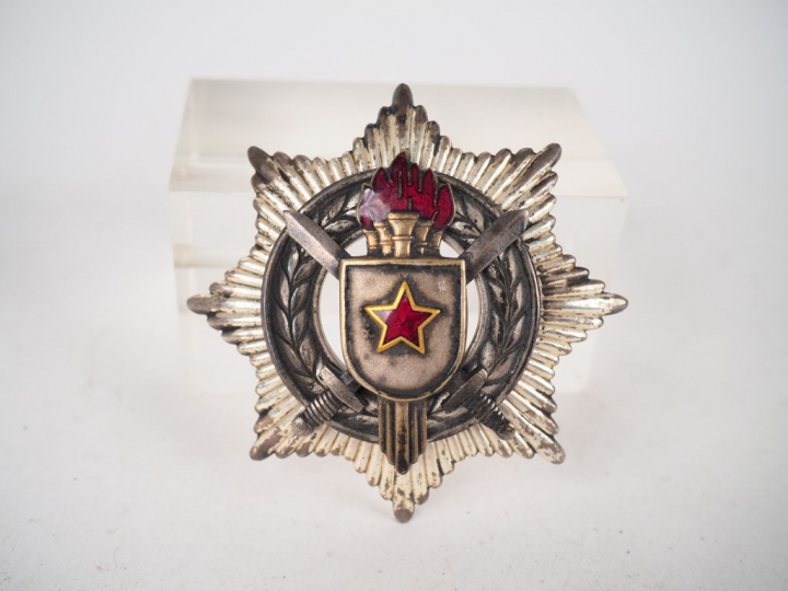 Belle plaque pectorale de l’ordre yougoslave pour le mérite militaire 