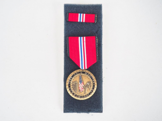 Vente aux enchères Décoration U.S. commémorative de la guerre froide « 1945/1991 » avec s