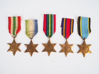 Vente aux enchères Lot  de 5 étoiles commémoratives britannique seconde guerre mondiale a