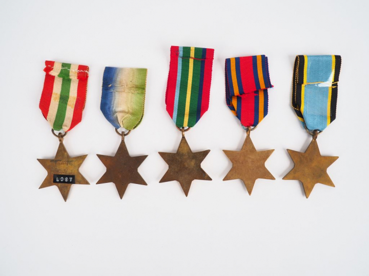 Lot  de 5 étoiles commémoratives britannique seconde guerre mondiale a