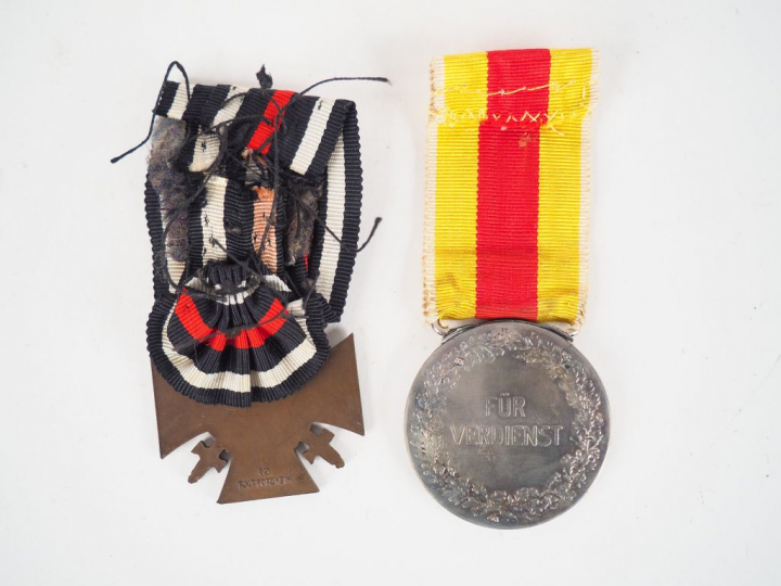 Lot de deux décorations Allemagne impériale dont une décoration Badois