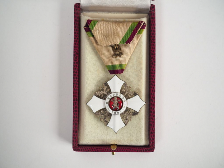 Décoration bulgare (croix pour le mérite civil) institué en Aout 1891,