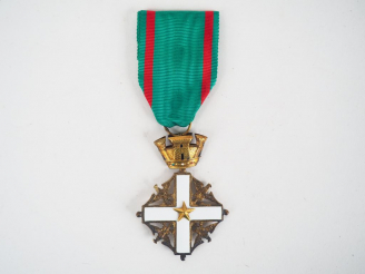 Vente aux enchères Croix de chevalier italienne de l’ordre national du mérite (institué e