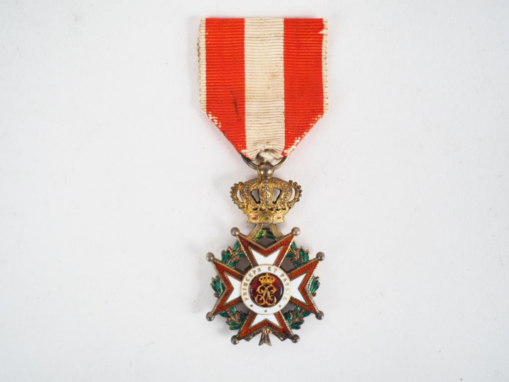 Etoile de chevalier de l’ordre monégasque de St Charles. Etoile en bro