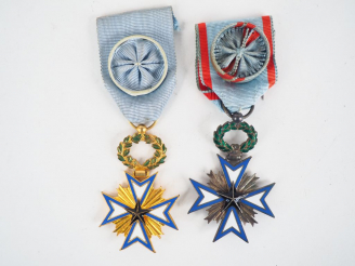 Vente aux enchères Lot de 2 décorations d’officier de l’ordre de l’étoile noire (Fondé le