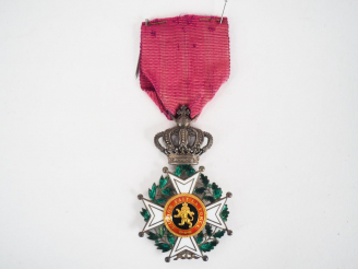 Vente aux enchères Etoile belge de chevalier de l’ordre de Léopold à titre civil avec son