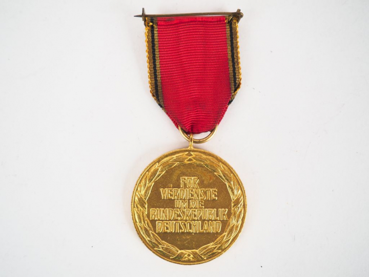 Médaille d’or de l’ordre de la république fédérale allemande (institué