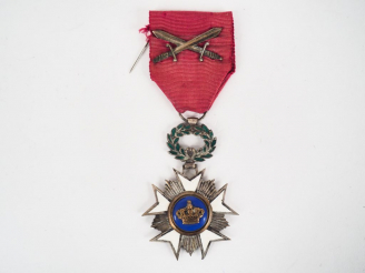 Vente aux enchères Etoile belge de l’ordre de la couronne, branche émail blanc, couronne 