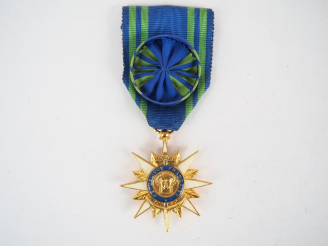 Vente aux enchères Belle étoile dorée d’officier du mérite maritime (marine marchande) mo