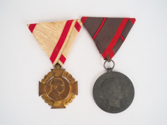 Vente aux enchères Croix austro-hongroise en bronze biface célébrant le jubilé de l’emper