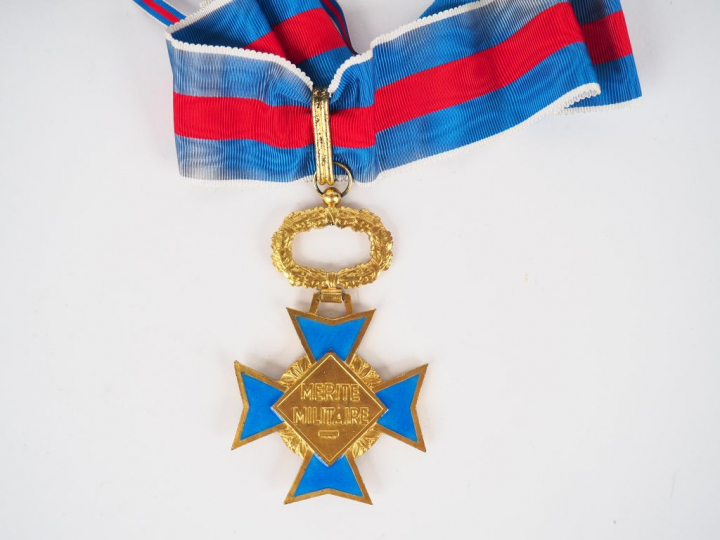 Cravate de commandeur de l’ordre français du mérite militaire, étoile 
