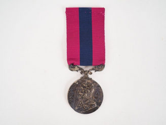 Vente aux enchères Médaille britannique de bonne conduite 1914/1918, module rond au profi