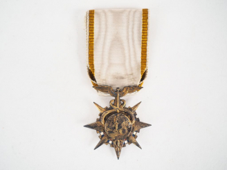 Vente aux enchères Etoile Française de chevalier de l’Ordre du Mérite Commercial dans sa 